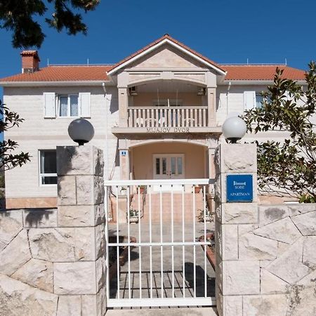 Apartments Mijajov Dvor Sumartin Habitación foto