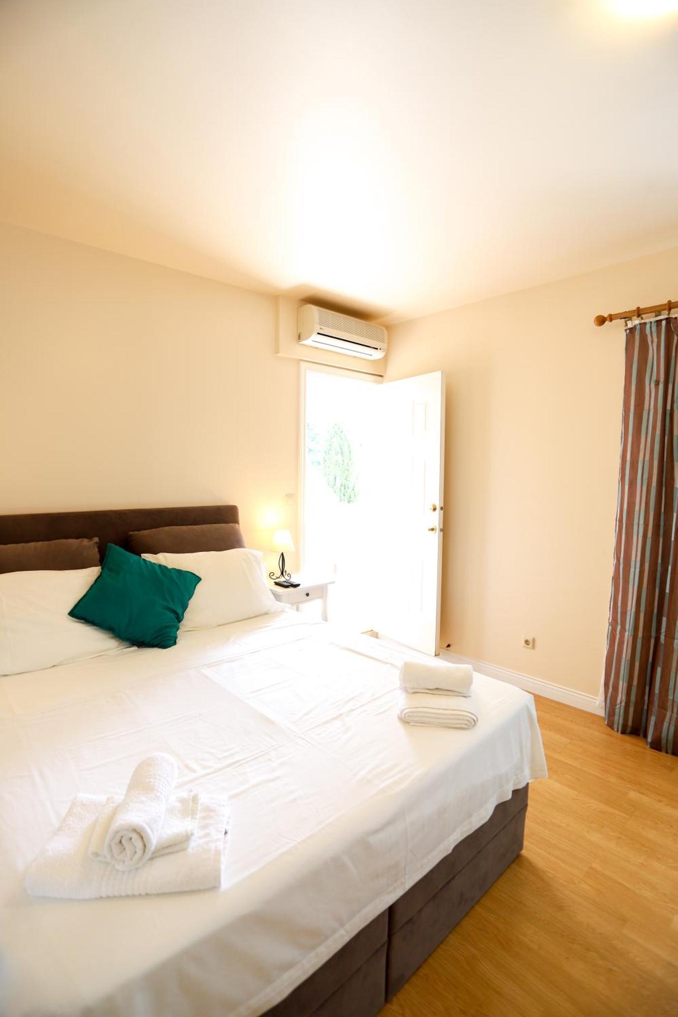 Apartments Mijajov Dvor Sumartin Habitación foto