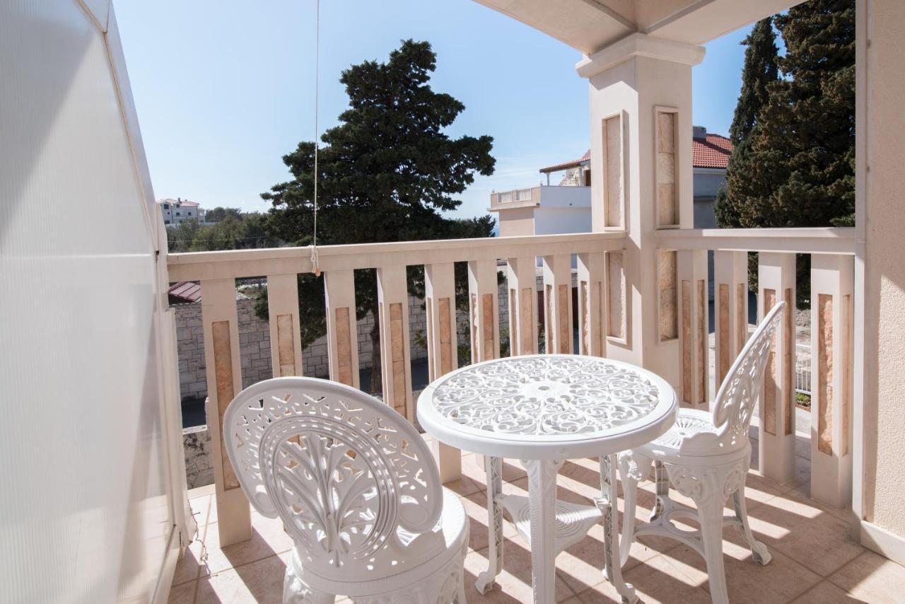 Apartments Mijajov Dvor Sumartin Exterior foto